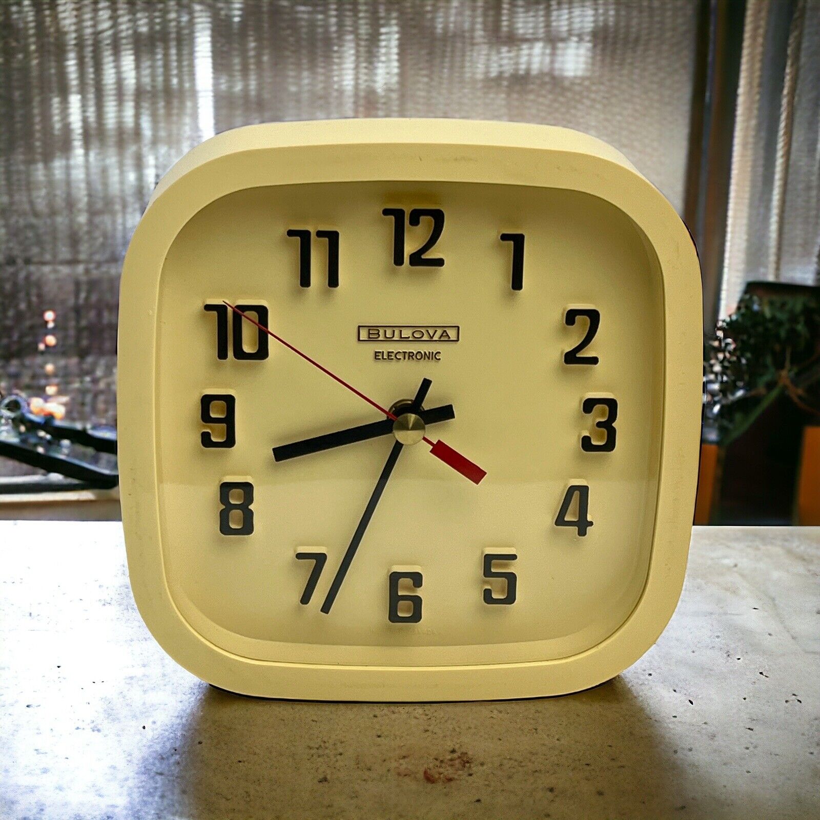 Vintage Old MCM Mid Century Modern Bulova Electronic Wall Clock