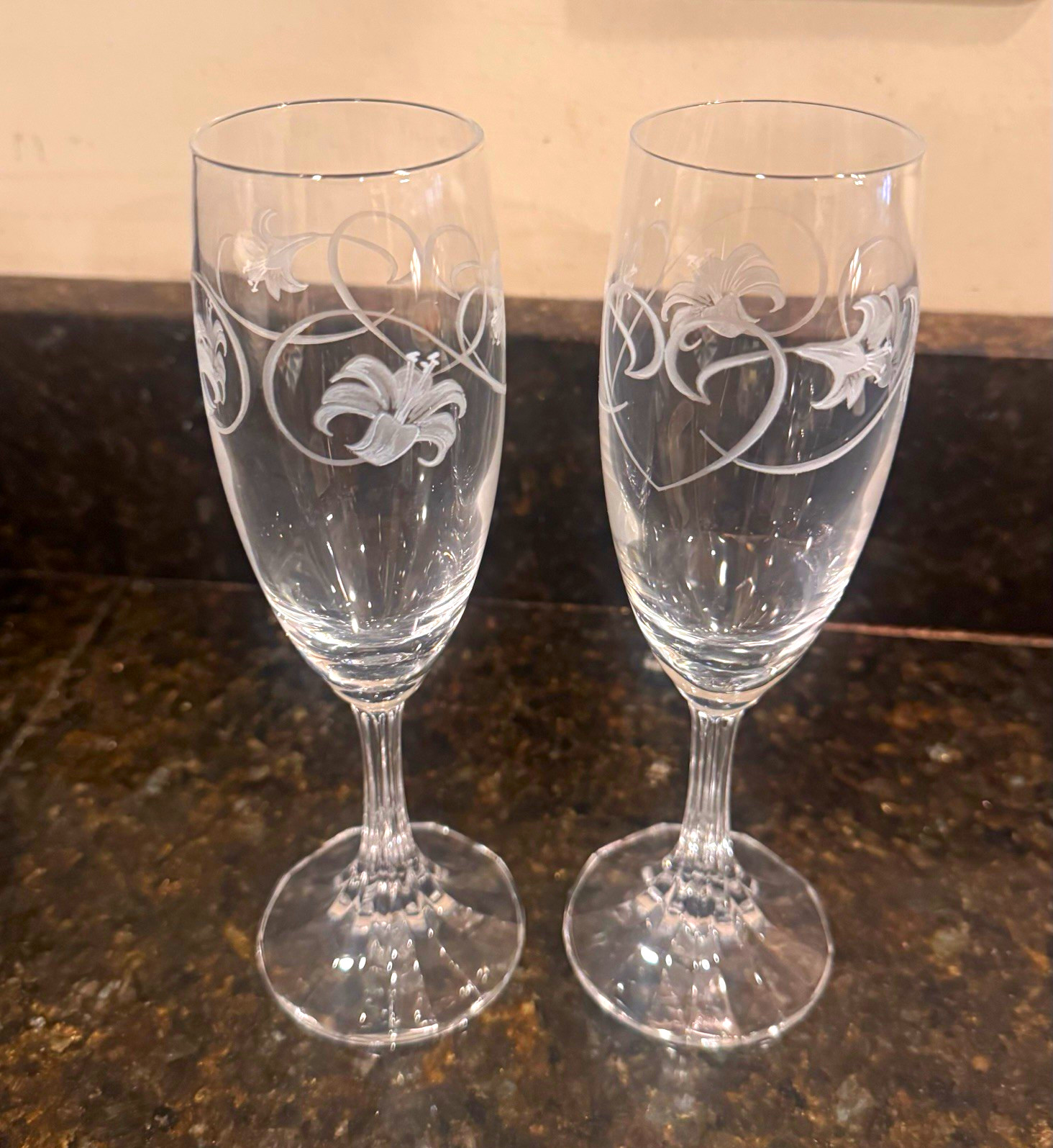 Vintage 1995 Avon Joyous Occasions Crystal Champagne Flutes Set of 2 France Vintage 1995 Avon Joyous Occasions Crystal Champagne Flutes Set of 2 France