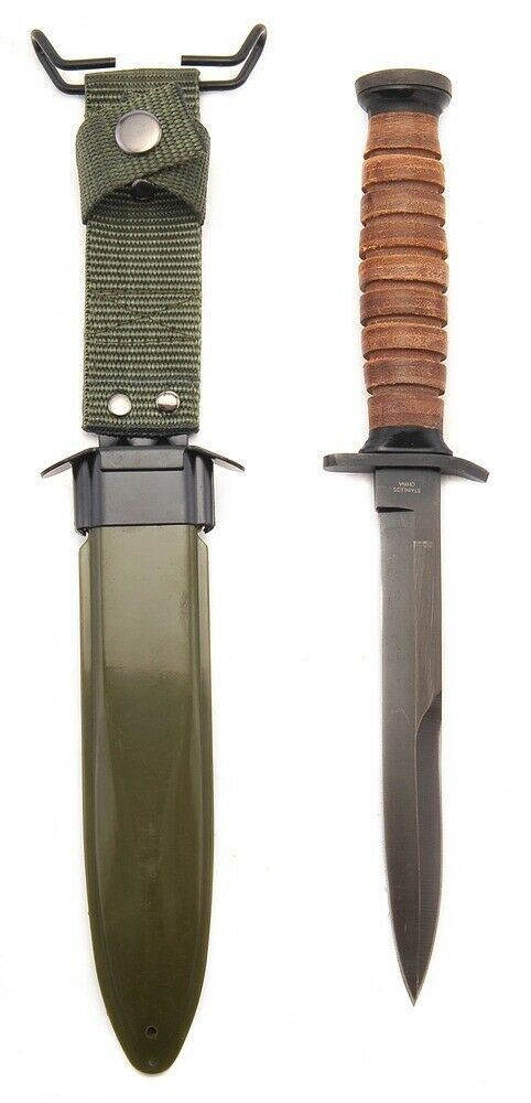 U.S. WWII M3 Fighting Knife with Scabbard U.S. WWII M3 Fighting Knife with Scabbard