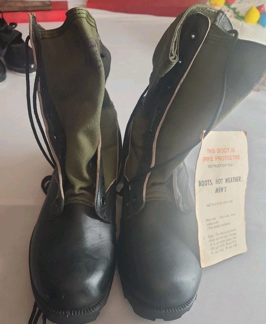 NEW VINTAGE 1968 US ARMY VIETNAM WAR ERA BATA JUNGLE BOOTS - SIZE 5.5