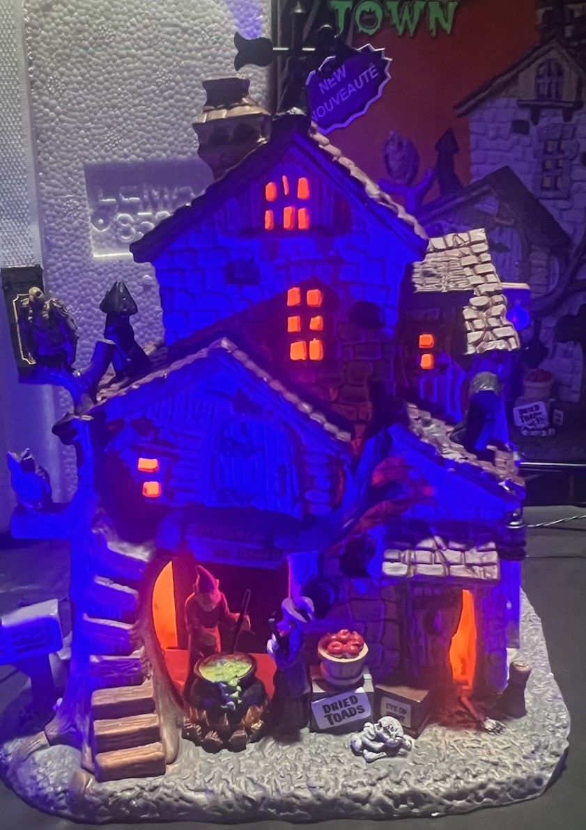 Lemax Spooky Town WITCH & WARLOCK RESIDENCE 85308 Halloween Village Retired 2018