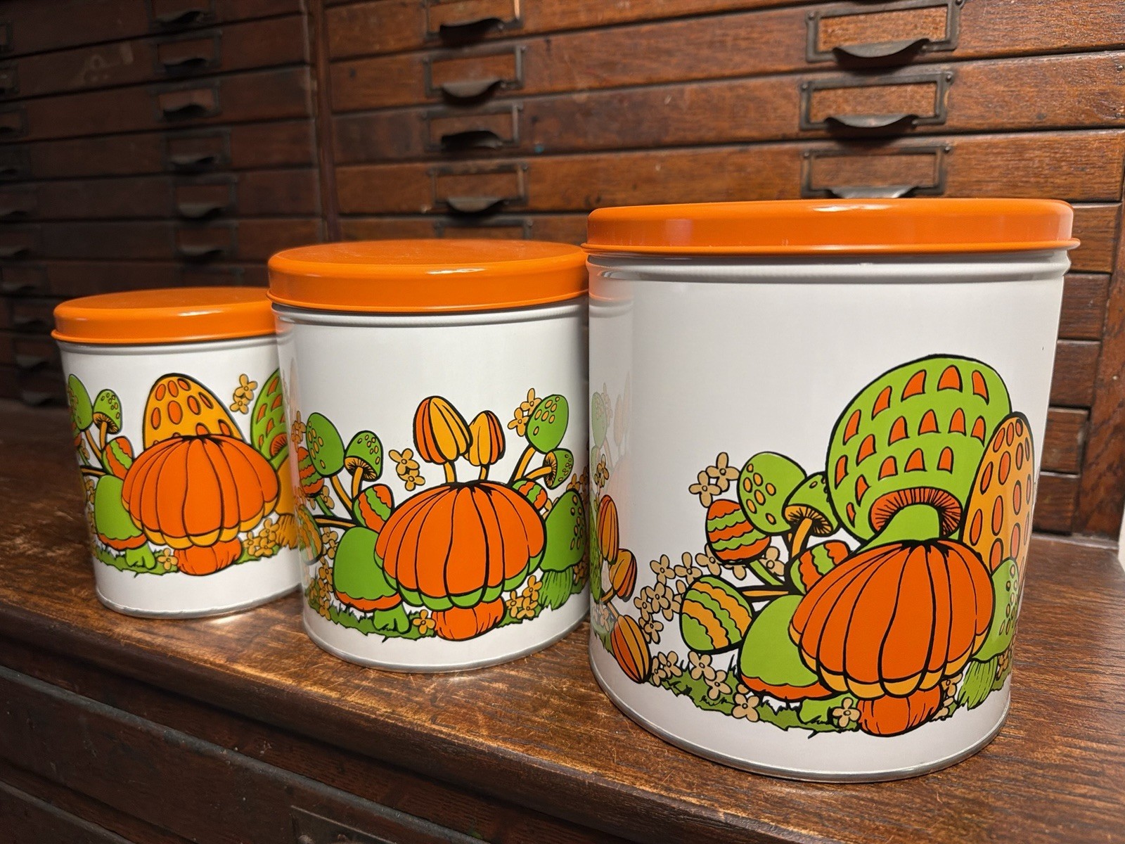 Lot 3 Ballonoff Mushroom Canisters w Lids - Neon Orange, Green Minty Vtg 70s NM+ Lot 3 Ballonoff Mushroom Canisters w Lids - Neon Orange, Green Minty Vtg 70s NM+