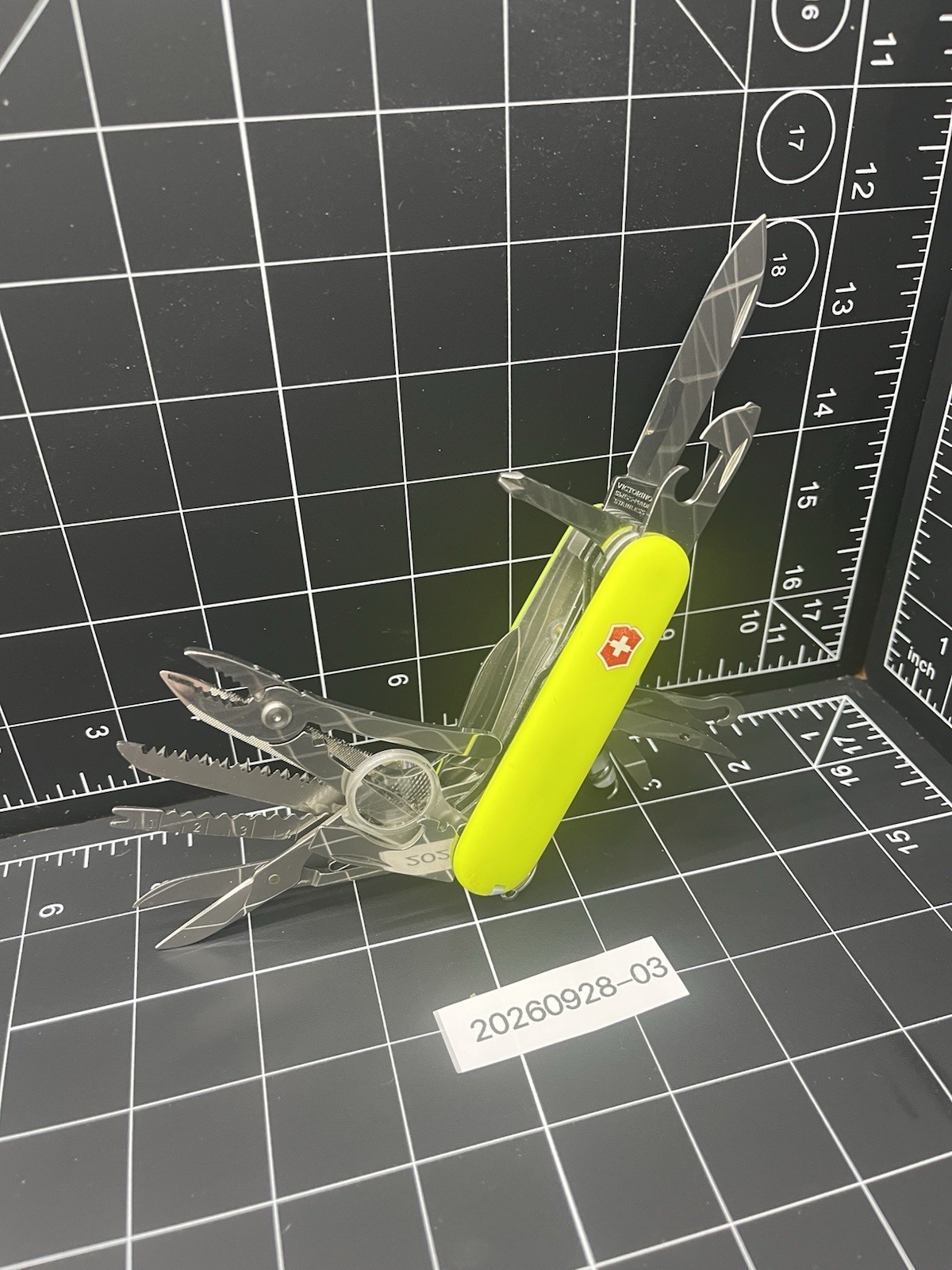 Beautiful Victorinox Swiss Army Knife SwissChamp Stay Glow 