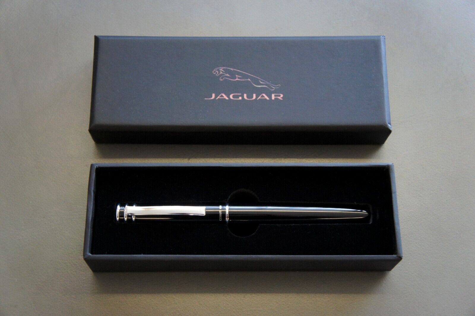 NIB Genuine Jaguar x Cerruti 1881 Black Signature Sign Ballpoint Roller Ball Pen NIB Genuine Jaguar x Cerruti 1881 Black Signature Sign Ballpoint Roller Ball Pen