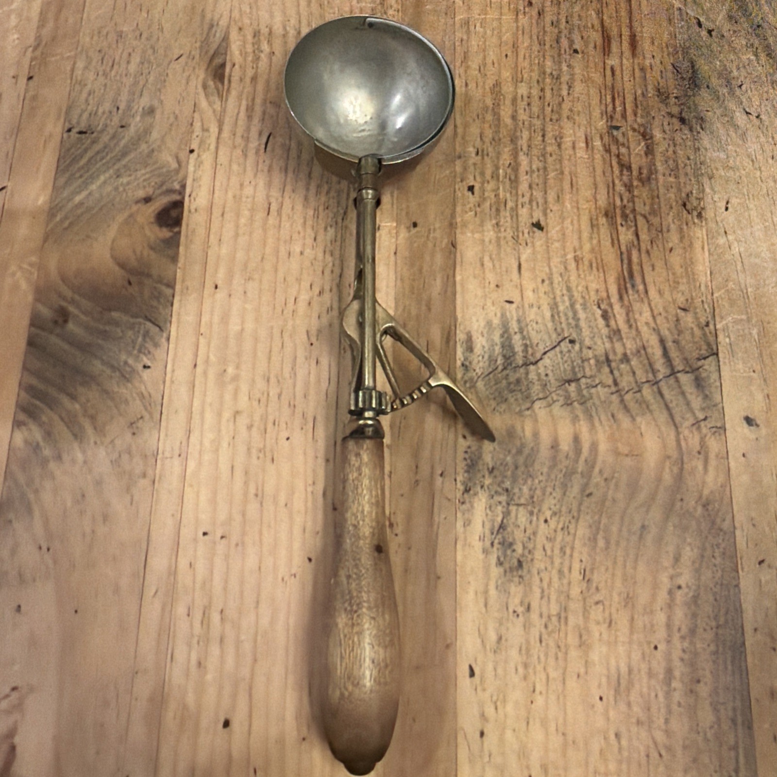 Vintage Gilchrist No. 31 Antique Original Wood Handled Ice Cream Scooper Vintage Gilchrist No. 31 Antique Original Wood Handled Ice Cream Scooper