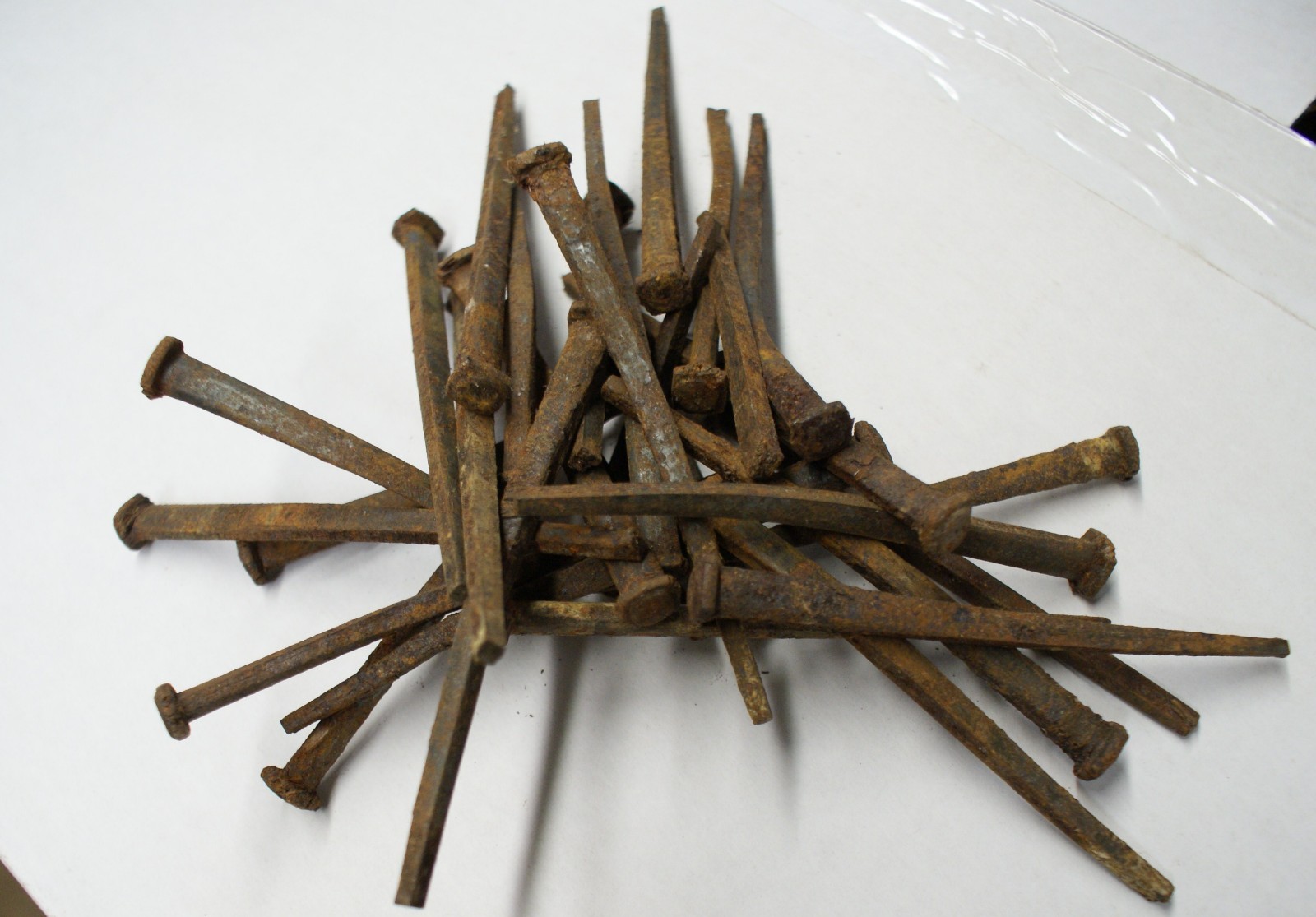 Approx. 200 (10 lbs) ANTIQUE (1800'S) SQUARE 4.5" LONG NAILS Approx. 200 (10 lbs) ANTIQUE (1800'S) SQUARE 4.5" LONG NAILS