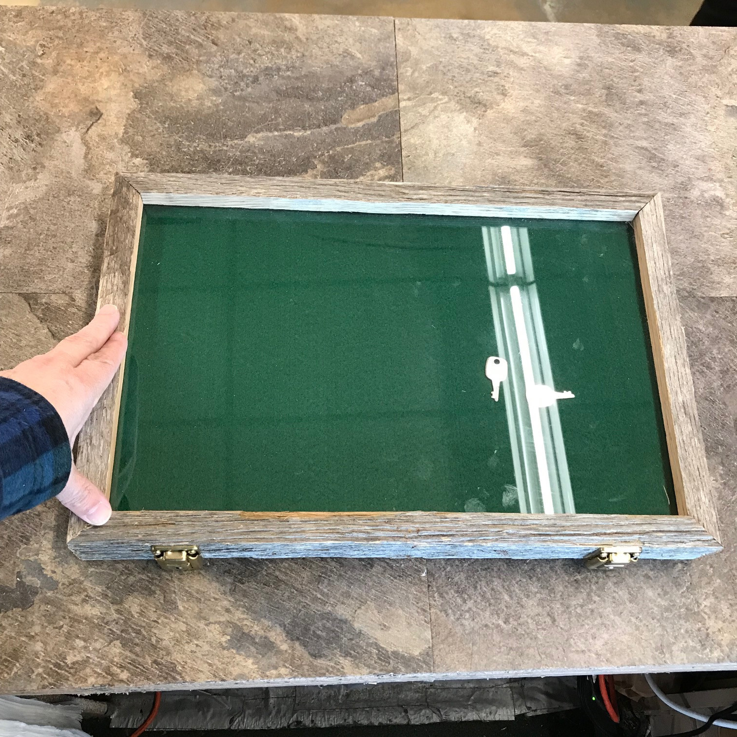 New Display Case Locking Wood Brass Glass Arrowheads Medals Trinkets New Display Case Locking Wood Brass Glass Arrowheads Medals Trinkets