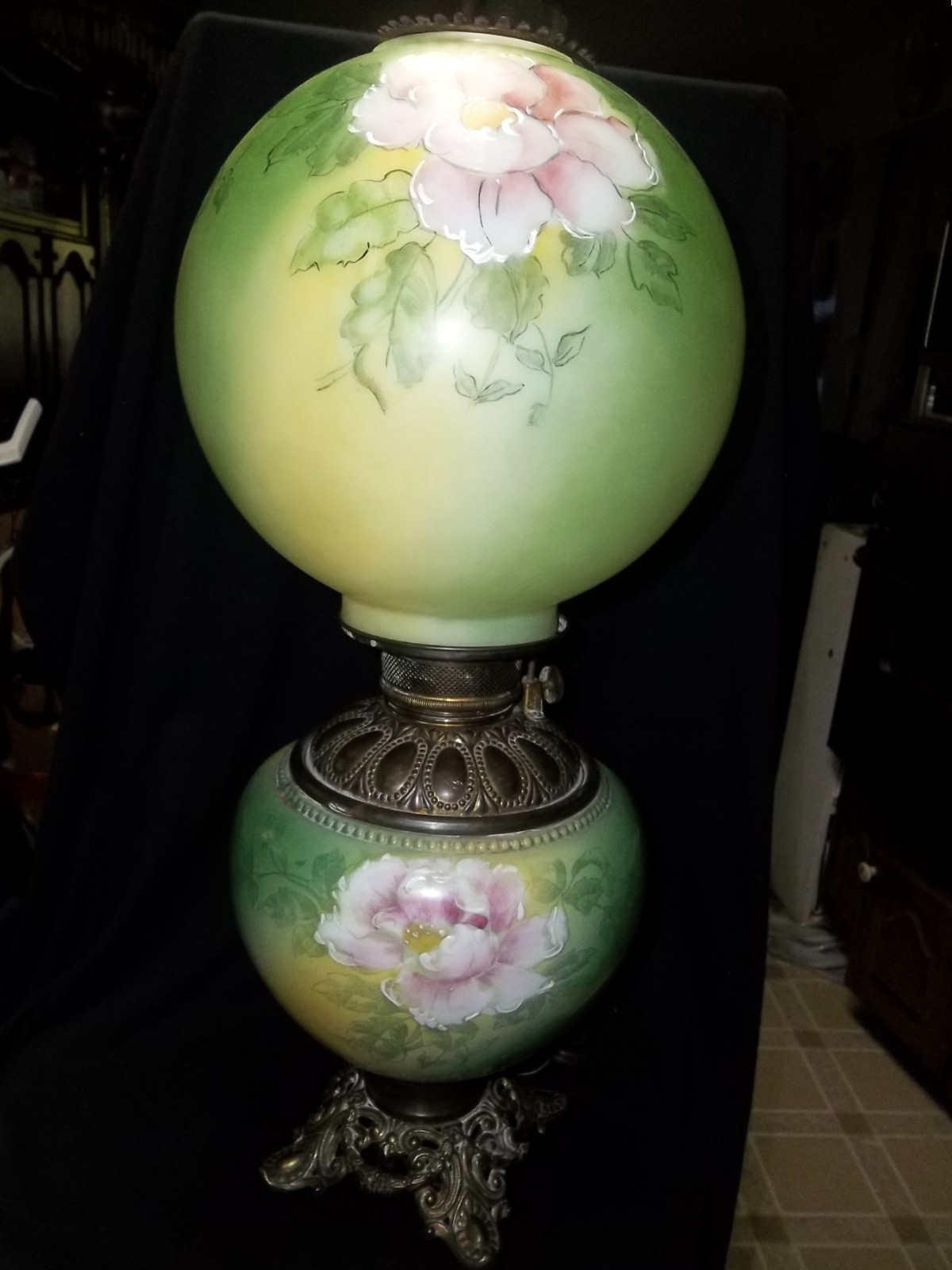 VICTORIAN GONE W/  THE WIND  PARLOR  LAMP HANDPAINTED W/ FLOWERS