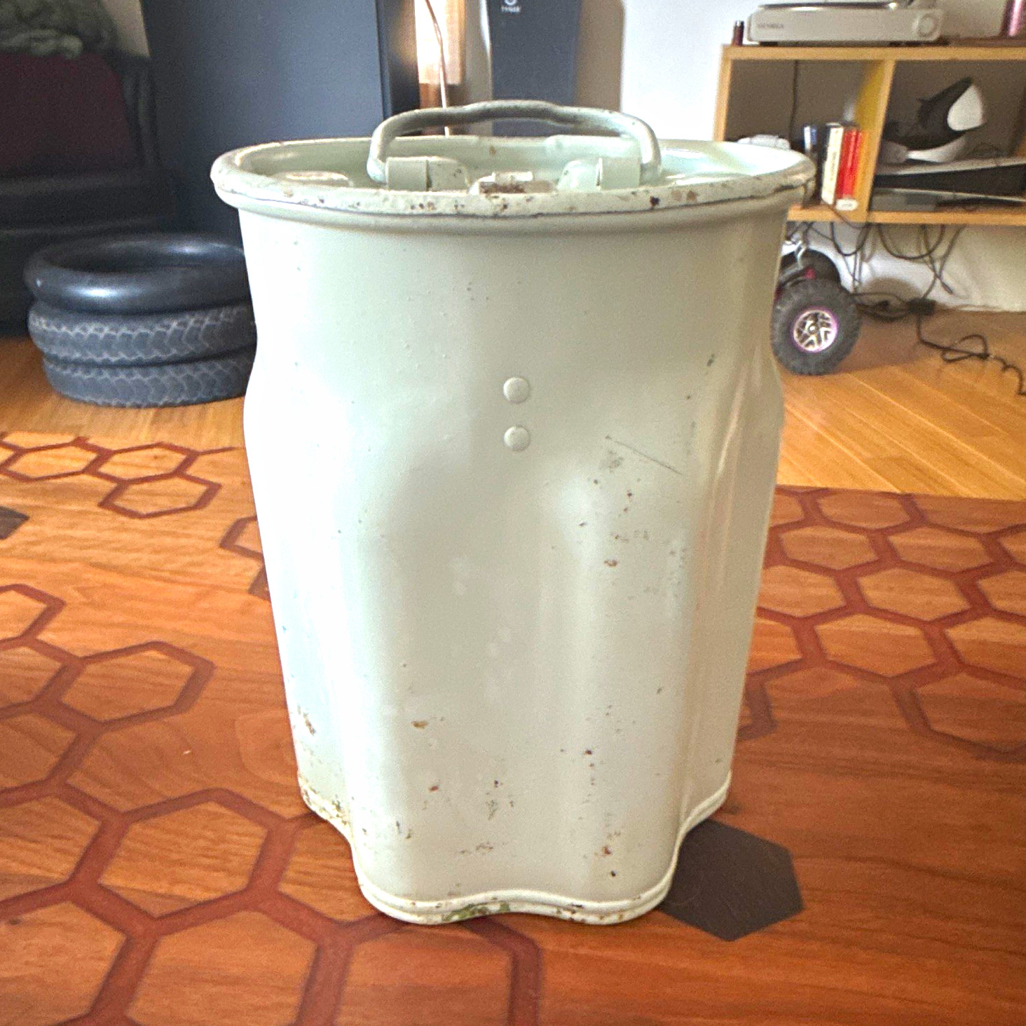 Antique Polar Pak 7 Slot Metal Soda Beverage Carrier Toledo OH Art Deco