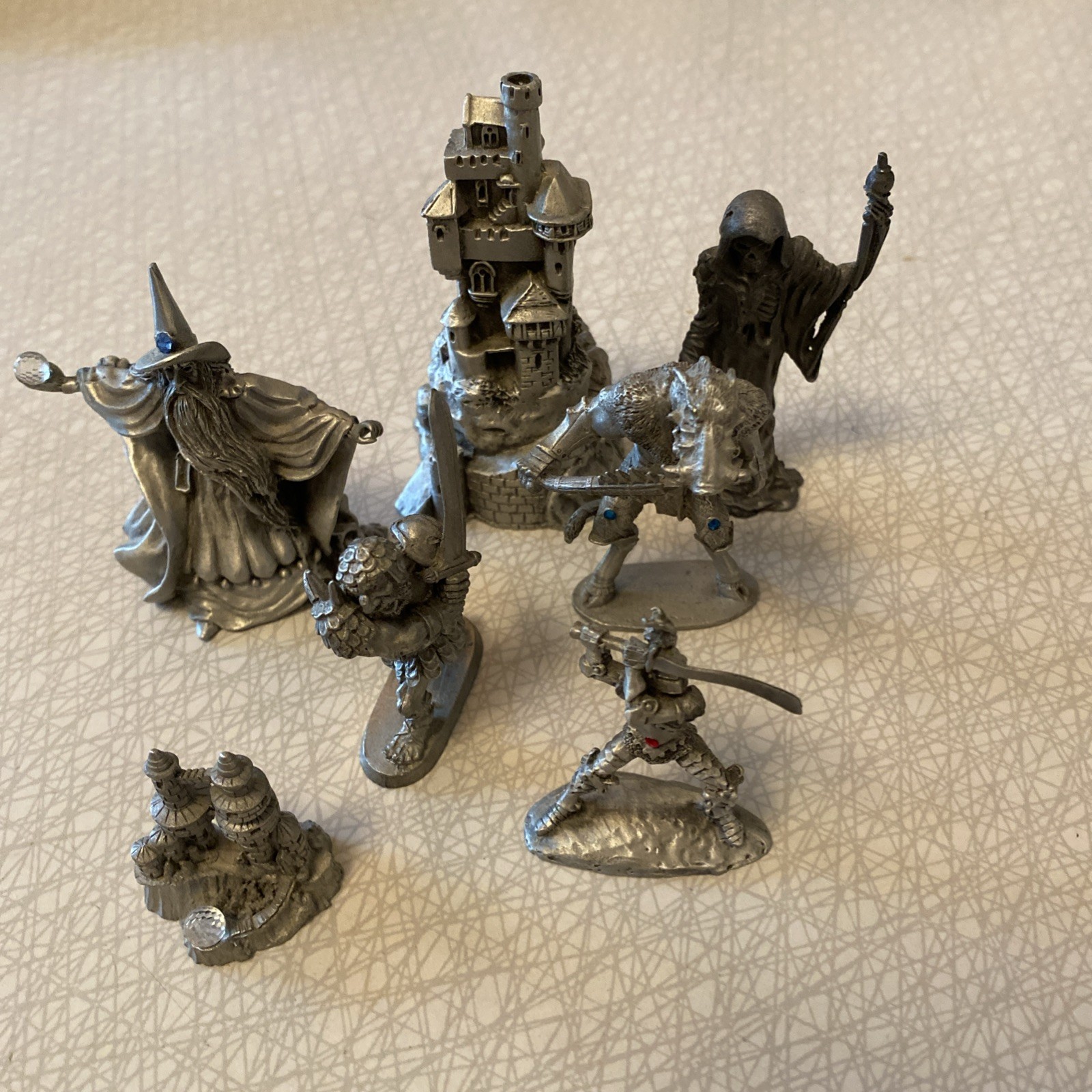 Pewter fantasy figurine Lot (x7) wizard Castle warrior Knight Dwarf ork 1980s Pewter fantasy figurine Lot (x7) wizard Castle warrior Knight Dwarf ork 1980s