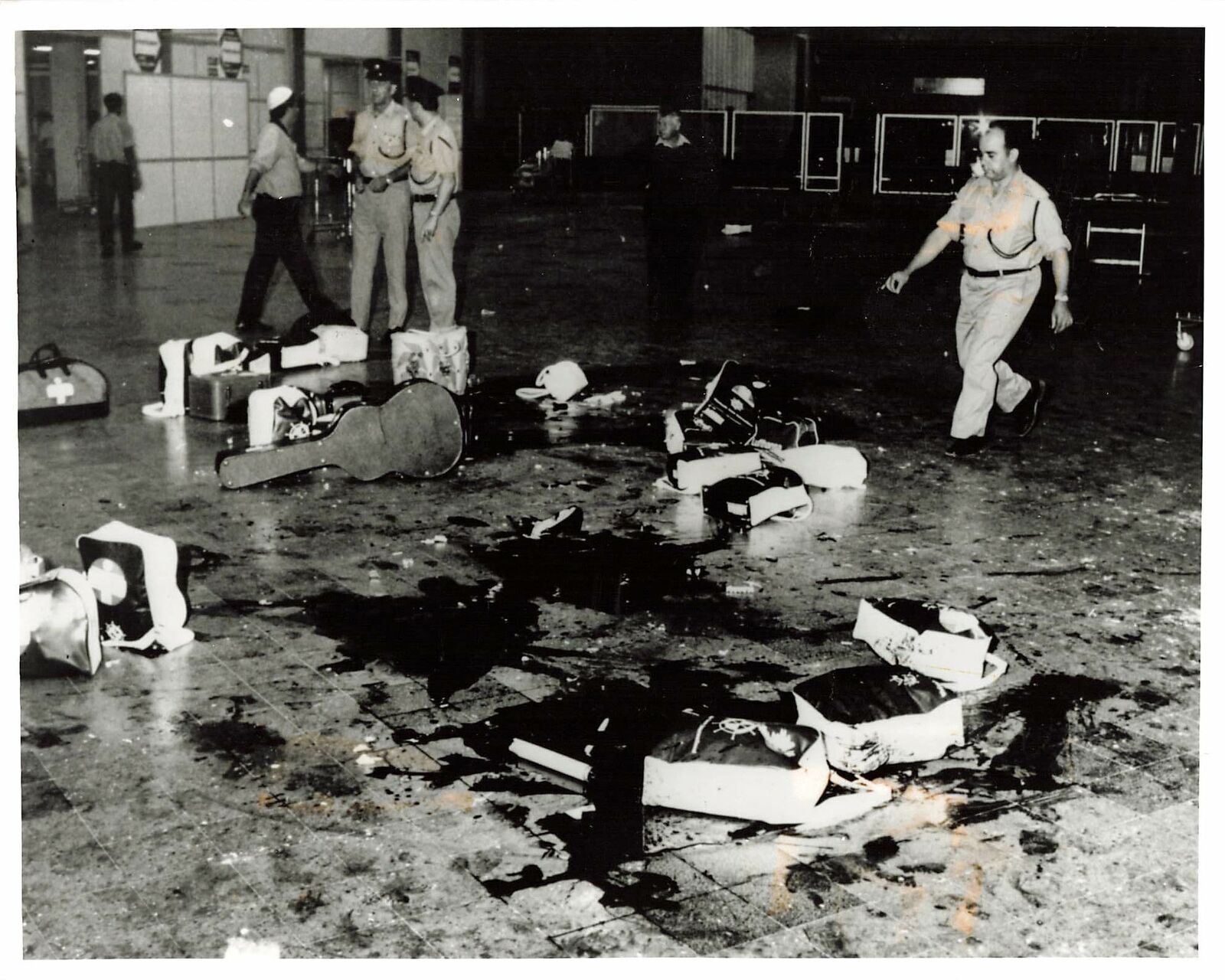 1972 Press Photo Tel Aviv Japanese Terrorist Attack 26 Killed Lod Airport kg