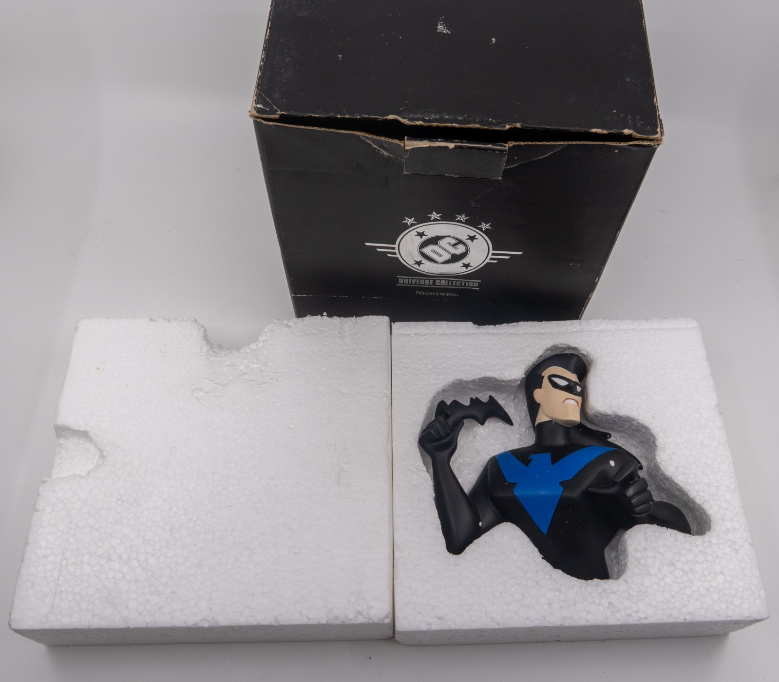 Warner Bros Nightwing Wall Sculpture DC Universe Collection Animated Series Warner Bros Nightwing Wall Sculpture DC Universe Collection Animated Series