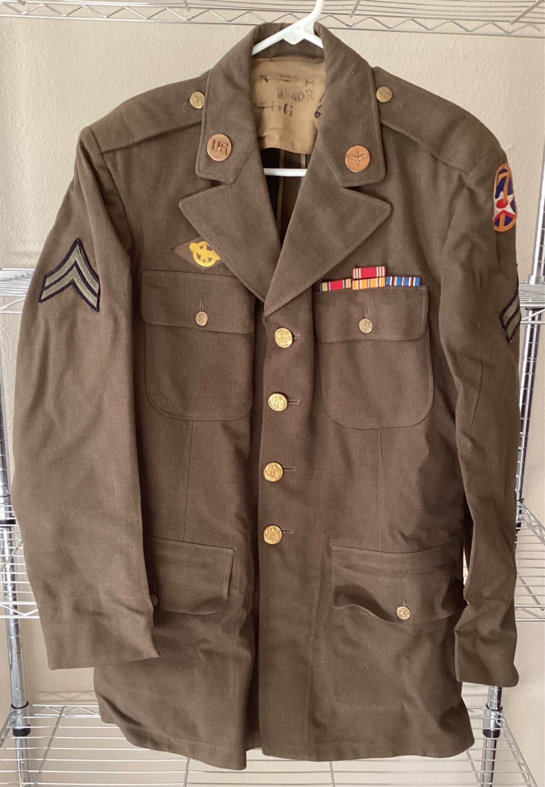 Vintage WWII US Army Air Force’s USAAF Wool Service Jacket w/Medals Pins Named Vintage WWII US Army Air Force’s USAAF Wool Service Jacket w/Medals Pins Named