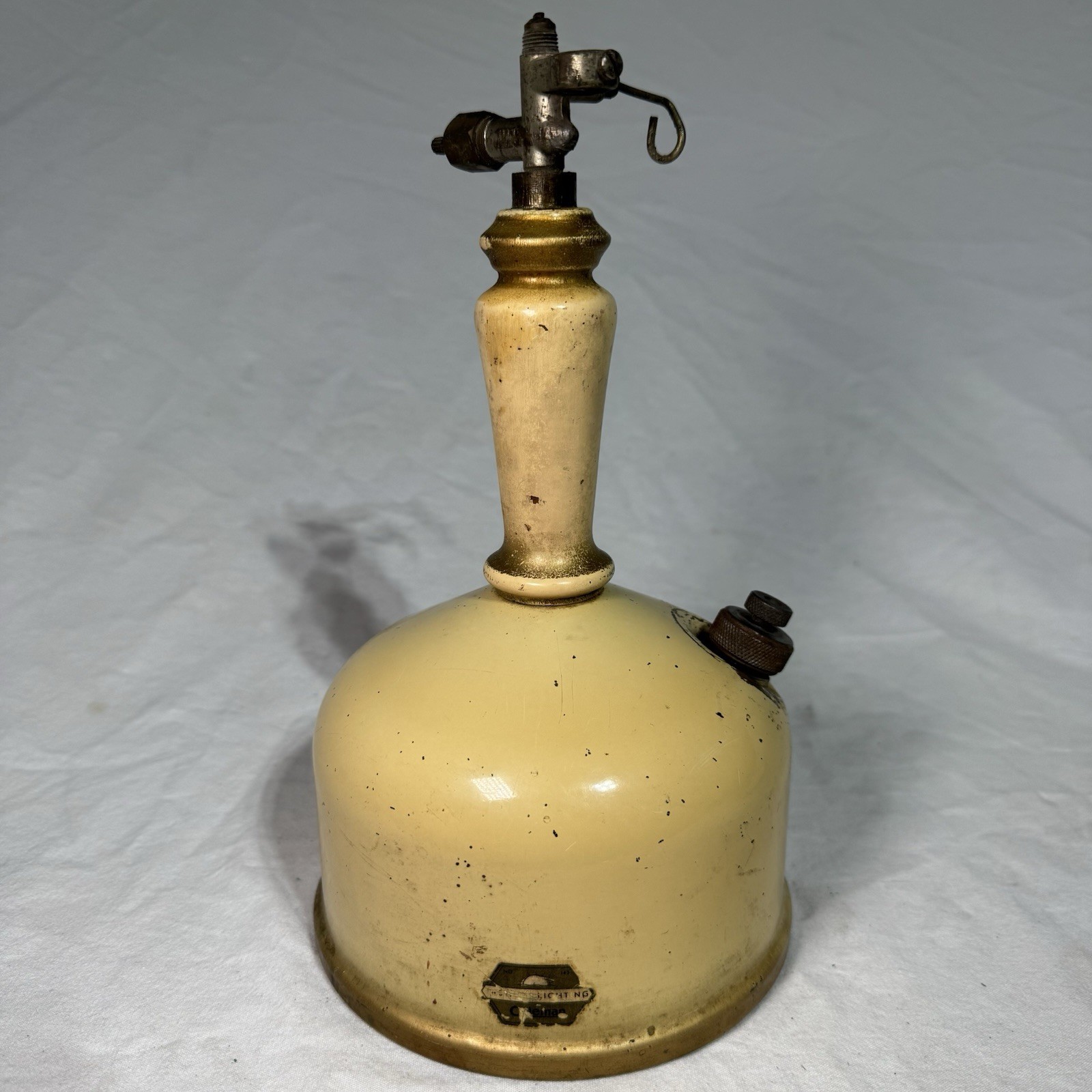 Vintage 20’s 30’sColeman Table / Pressure Lamp Base No. 143 Beige Harvest Gold Vintage 20’s 30’sColeman Table / Pressure Lamp Base No. 143 Beige Harvest Gold
