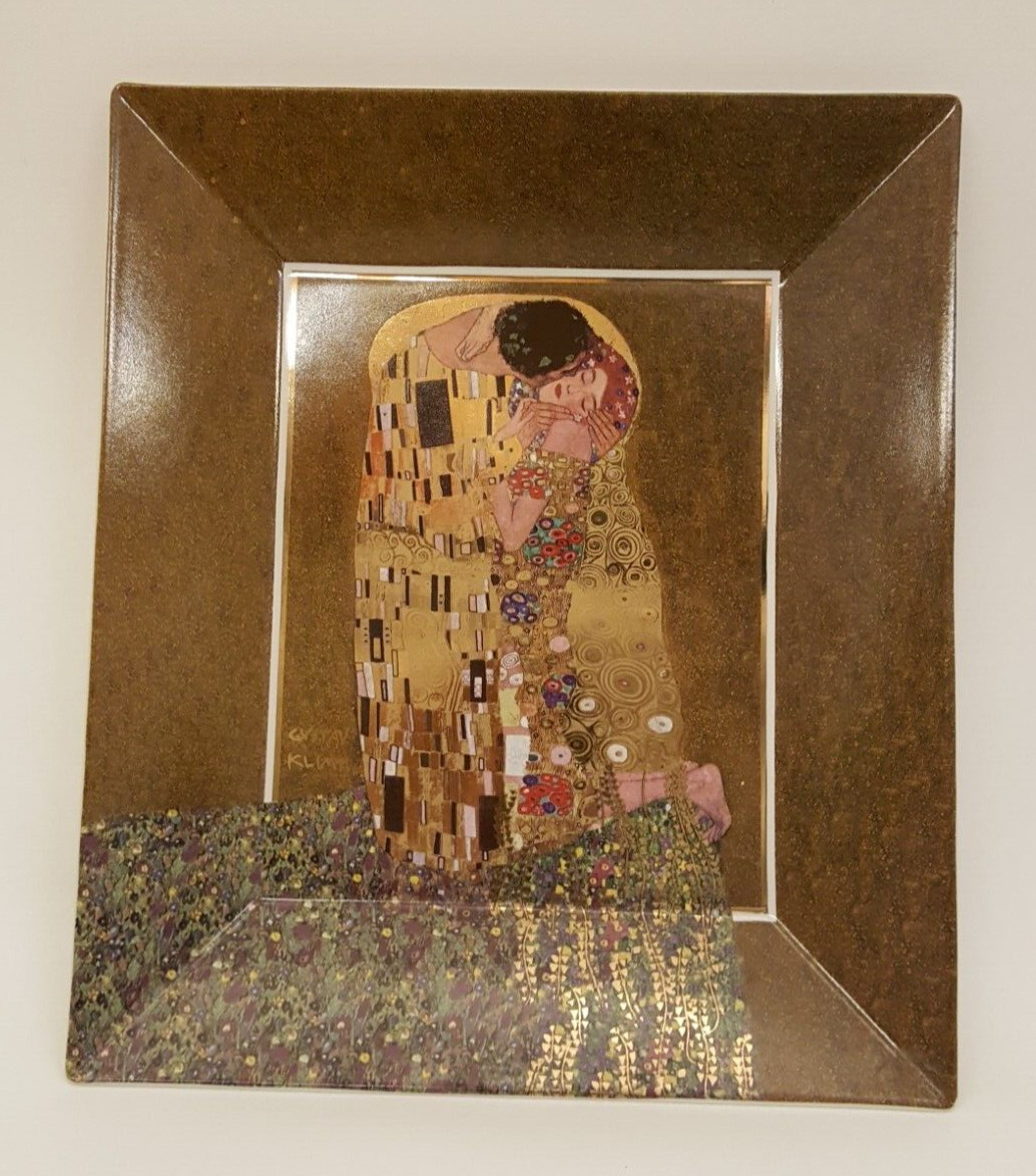 Goebel Gustav Klimt 'The Kiss' porcelain hanging plate wall hanging 047/1500
