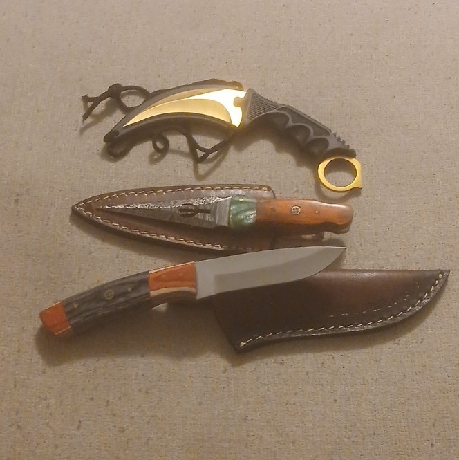Knife Lot 3pcs with sheaths Knife Lot 3pcs with sheaths