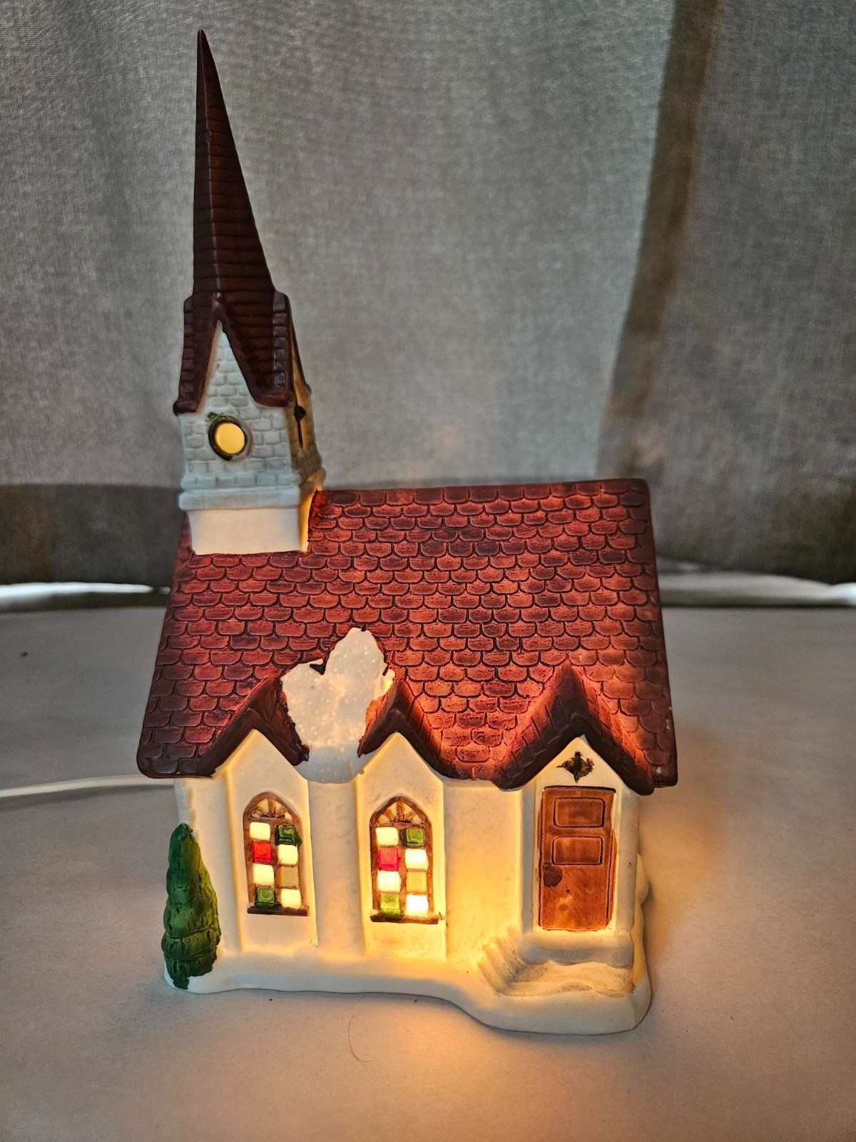 Holiday Expressions Dickens Collectibles Porcelain Lighted House w/ Box Holiday Expressions Dickens Collectibles Porcelain Lighted House w/ Box