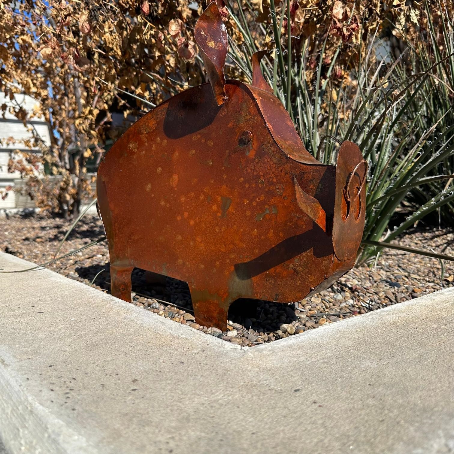 Rustic Snout Pig – Handcrafted Metal Garden Sculpture Rustic Snout Pig – Handcrafted Metal Garden Sculpture
