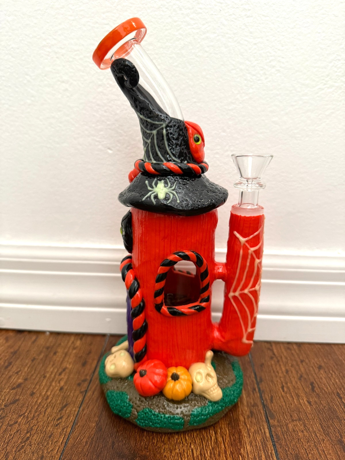 9.5” Premium Glass Water Pipe Halloween Witch Hut Glow in Dark 14mm 9.5” Premium Glass Water Pipe Halloween Witch Hut Glow in Dark 14mm