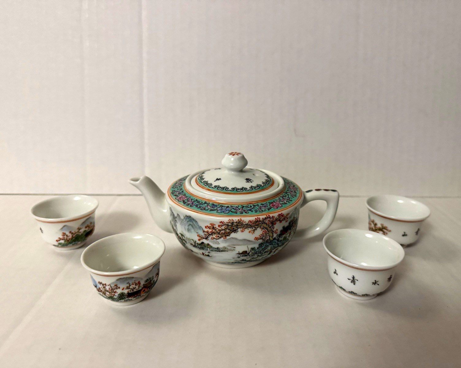 Vintage Chinese Porcelain 5-Piece Miniature Gongfu Tea Set - Ming Shen Zhen Cang Vintage Chinese Porcelain 5-Piece Miniature Gongfu Tea Set - Ming Shen Zhen Cang