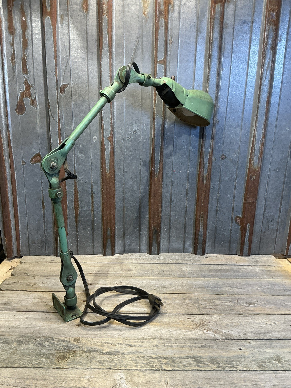 Vintage Dayton Working Industrial Articulating Desk Lamp machinery light Vintage Dayton Working Industrial Articulating Desk Lamp machinery light