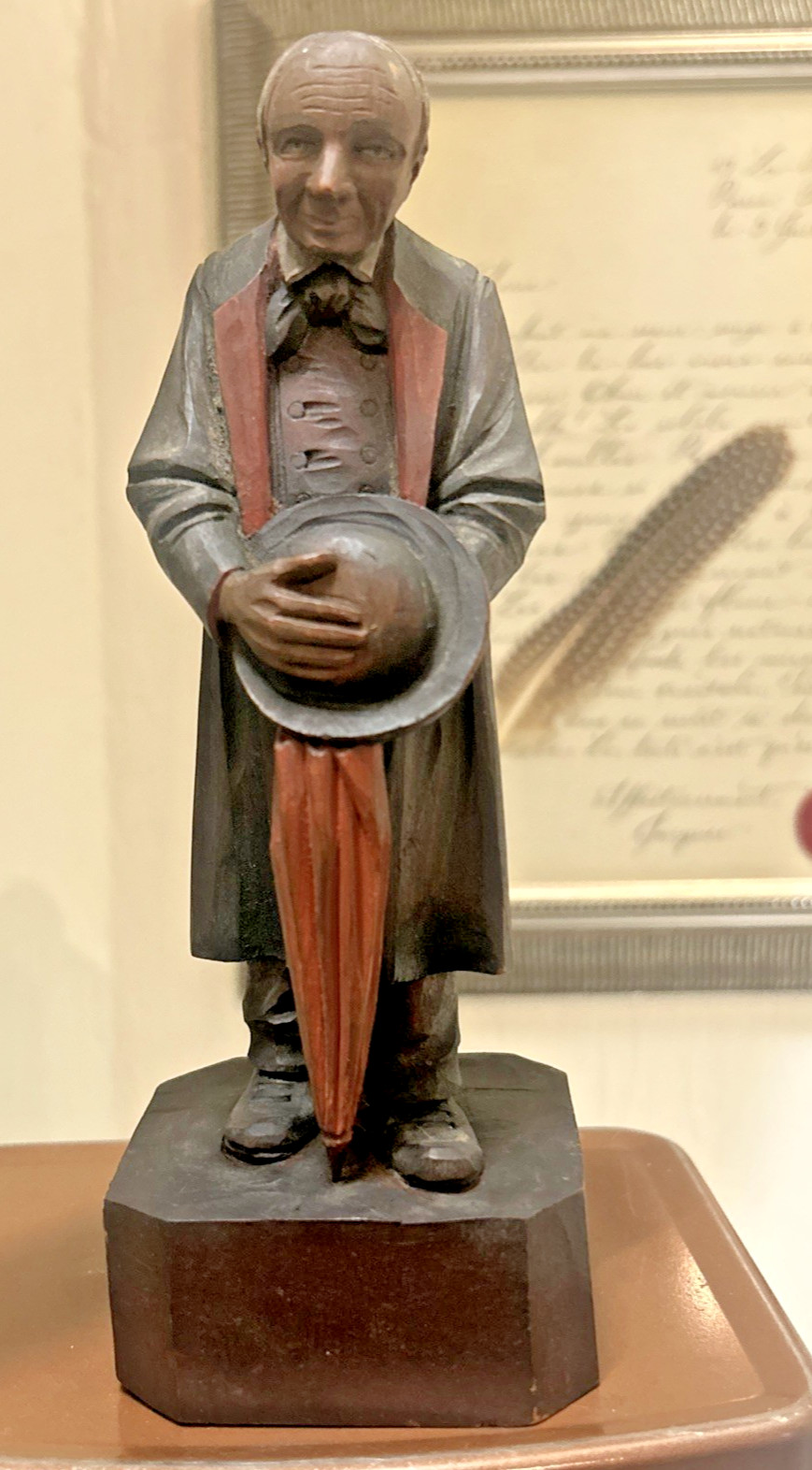 VINTAGE ANRI ITALY HAND CARVED WOOD GENTLEMAN FIGURINE HAT UMBRELLA 7.5"