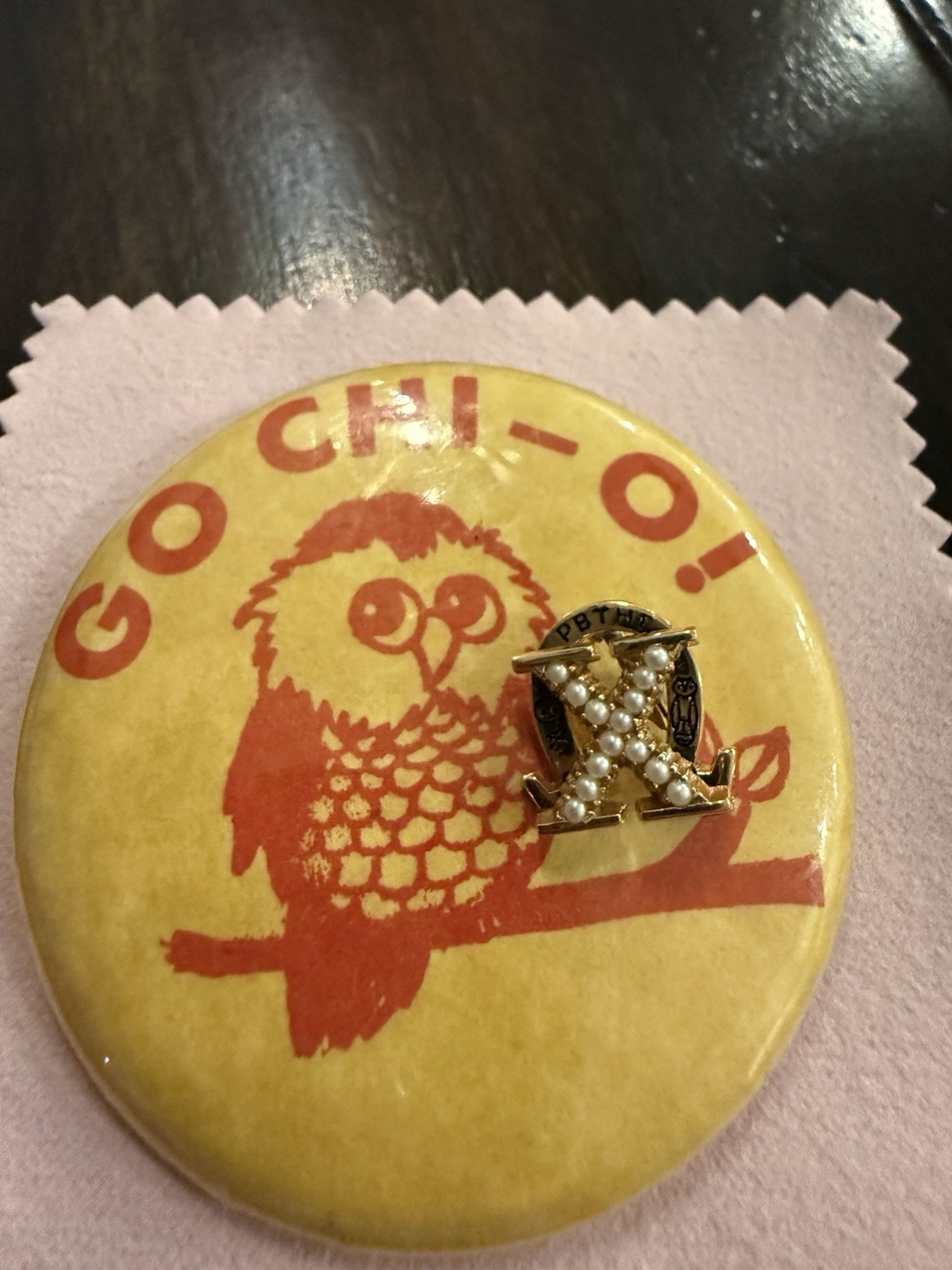 Chi Omega 10K Gold Sorority Badge Pin Seed Pearls Skull Owl Engraved 2.2g Chi Omega 10K Gold Sorority Badge Pin Seed Pearls Skull Owl Engraved 2.2g