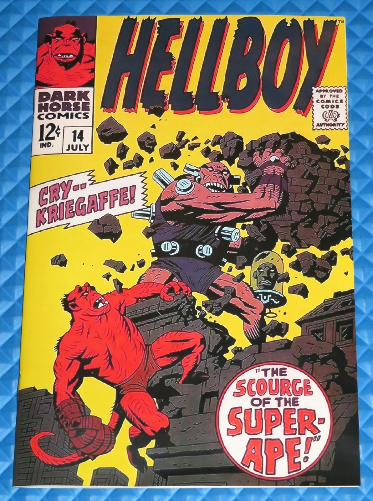 Hellboy #NN Facsimile Covered Hellboy Interior Movie Comic (Replica) Hellboy #NN Facsimile Covered Hellboy Interior Movie Comic (Replica)
