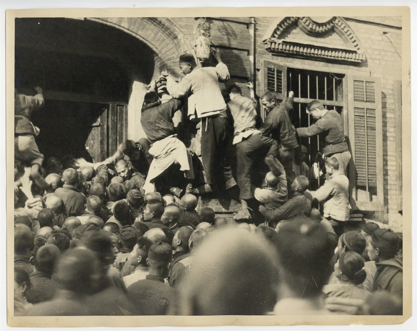 China Hankou Peasant Riot Rebellion 1927 Chinese Civil War 11x14 Photo XL311 China Hankou Peasant Riot Rebellion 1927 Chinese Civil War 11x14 Photo XL311