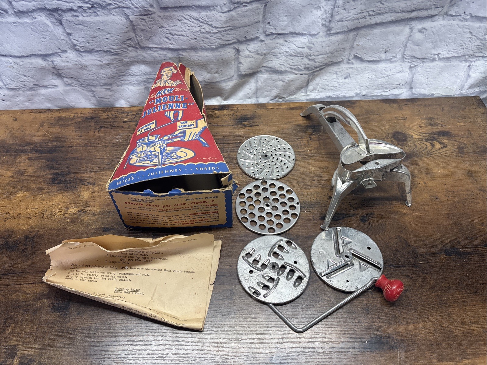 Vintage 1949 Mouli-Julienne Rotary Slicer Grater 4 Discs Box Instructions Vintage 1949 Mouli-Julienne Rotary Slicer Grater 4 Discs Box Instructions