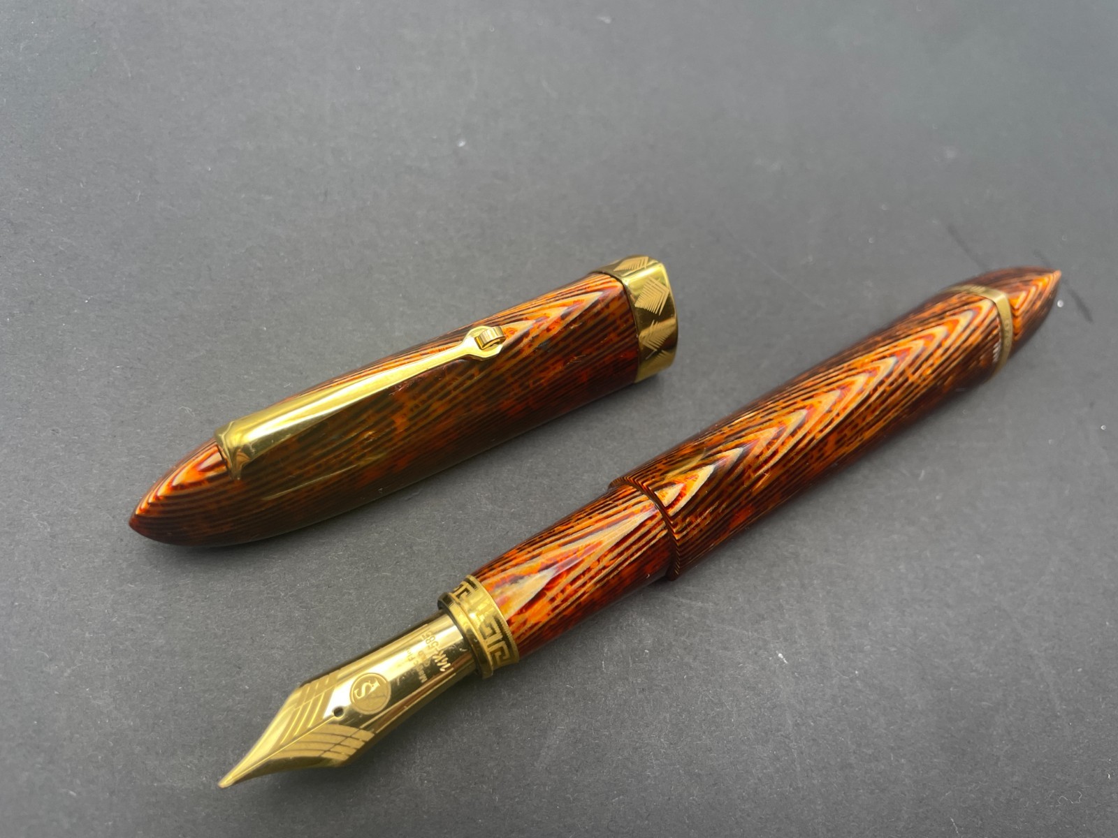 Armando Simoni ASC (Omas Arco) Celluloid Triangle Spina Fountain Pen #8 18k Nib