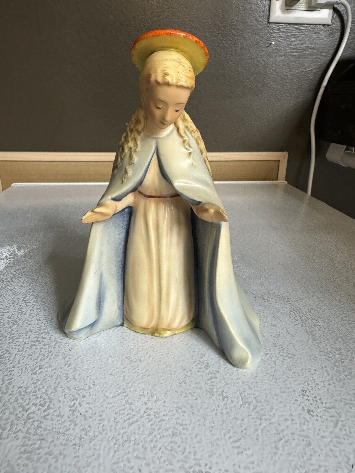Gorgeous Rare Vintage GOEBEL Madonna Nativity Scene Hummel 6 1/2”Figurine 1950’s