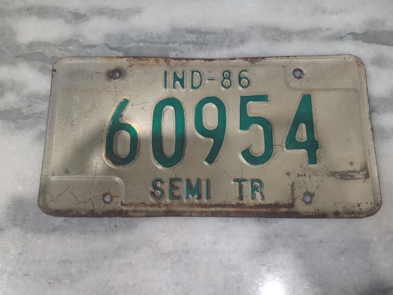 Vintage 1986 Indiana Semi Trailer License Plate 60954 Expired Green Text