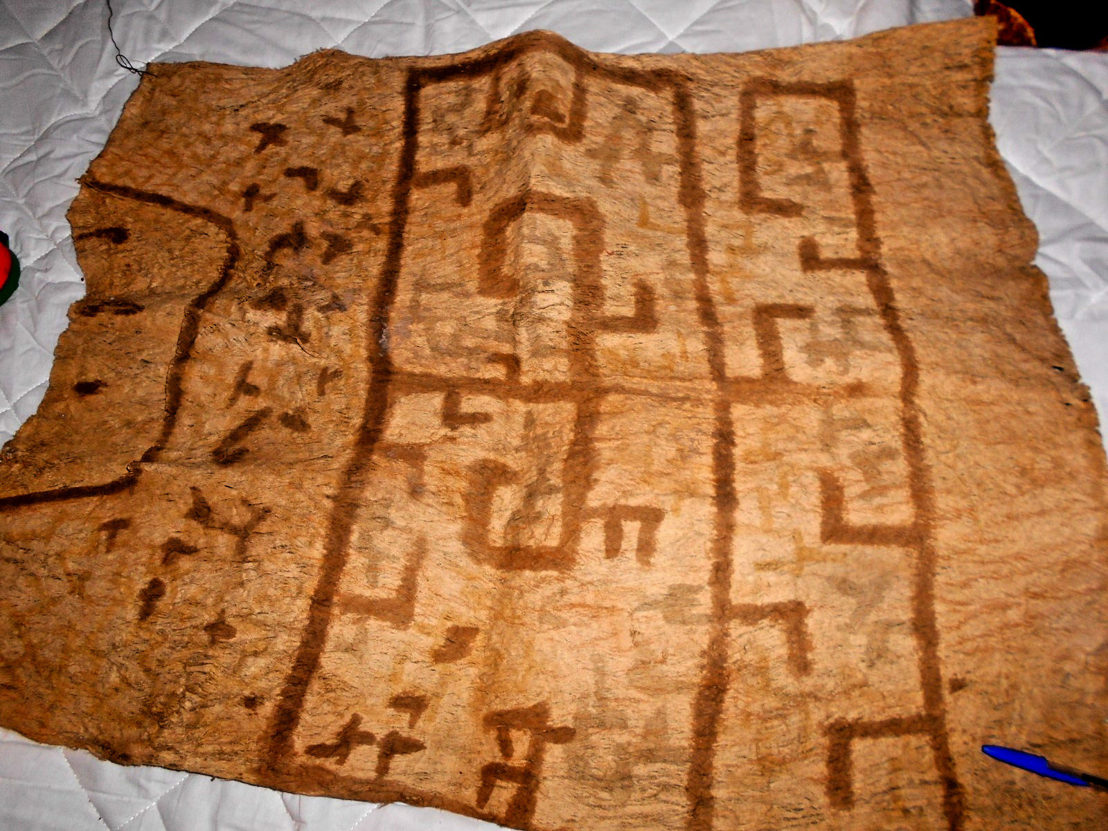 VINTAGE TAPAS CLOTH HANDMADE FROM TREE BARK COOK ISLANDS 24 X 36 " DOUBLE SIDED VINTAGE TAPAS CLOTH HANDMADE FROM TREE BARK COOK ISLANDS 24 X 36 " DOUBLE SIDED