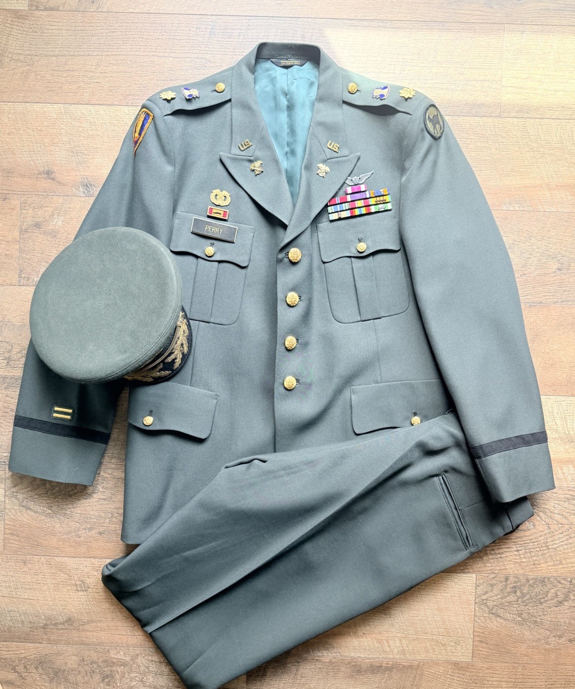 U S A Military Uniform (High Ranking) Named Major with (Ribbons) Medals Hat