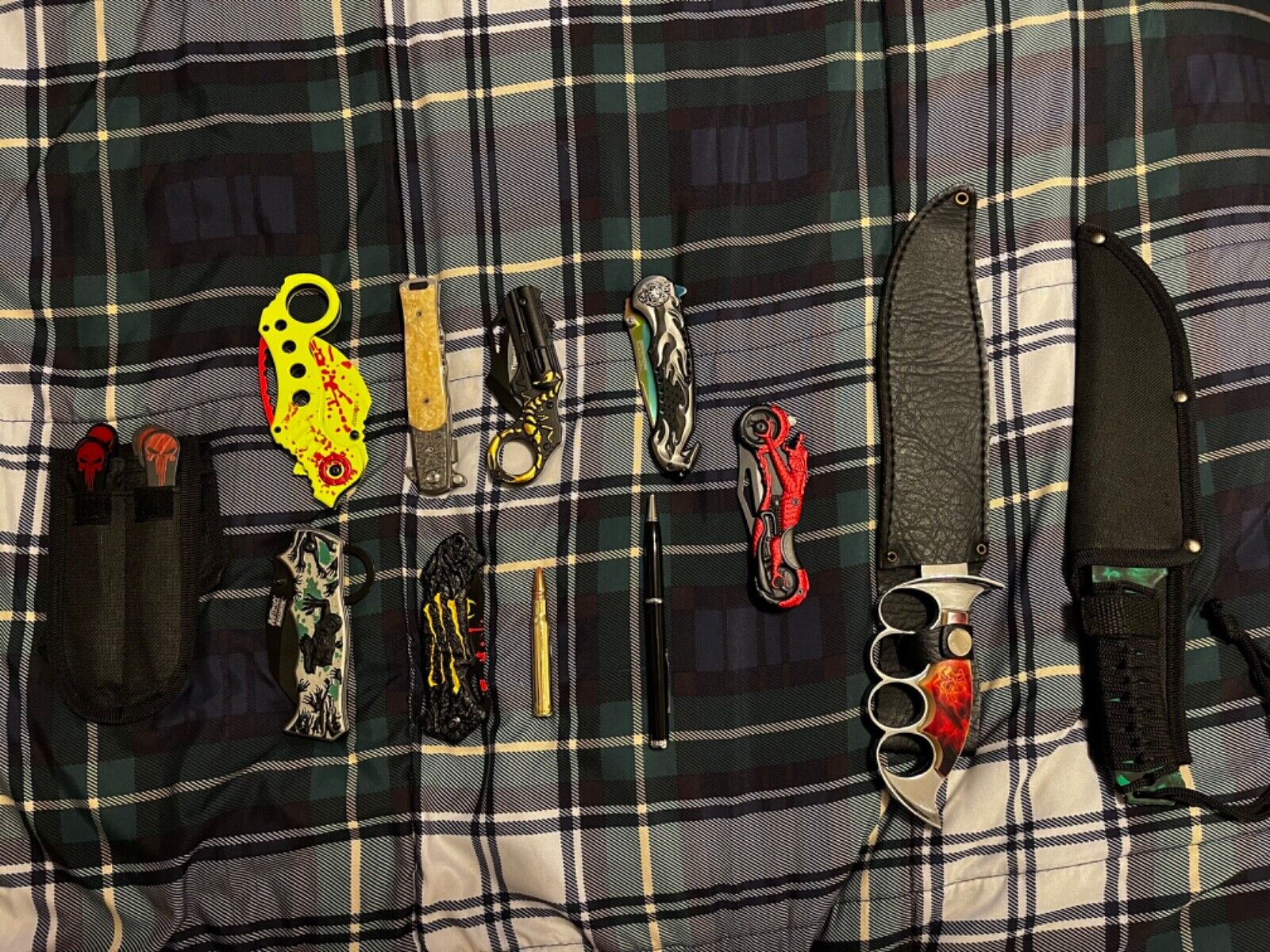 Lot of Collectible Knives (Tac-Force, Zombie Hunter, etc.)