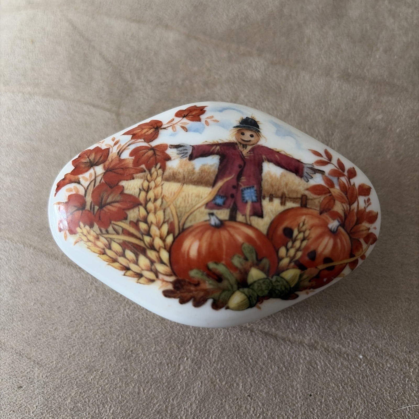 VTG Royal Yarmouth 1986 Autumn Leaves Music Box Signature Series Fine Porcelain