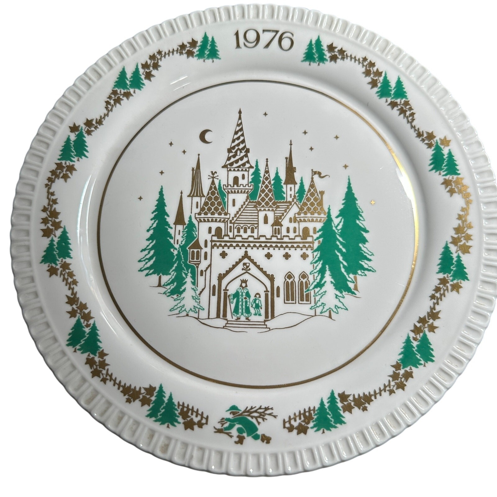 Vintage 1976 Spode Christmas Plate Good King Wenceslas Bone China England Vintage 1976 Spode Christmas Plate Good King Wenceslas Bone China England