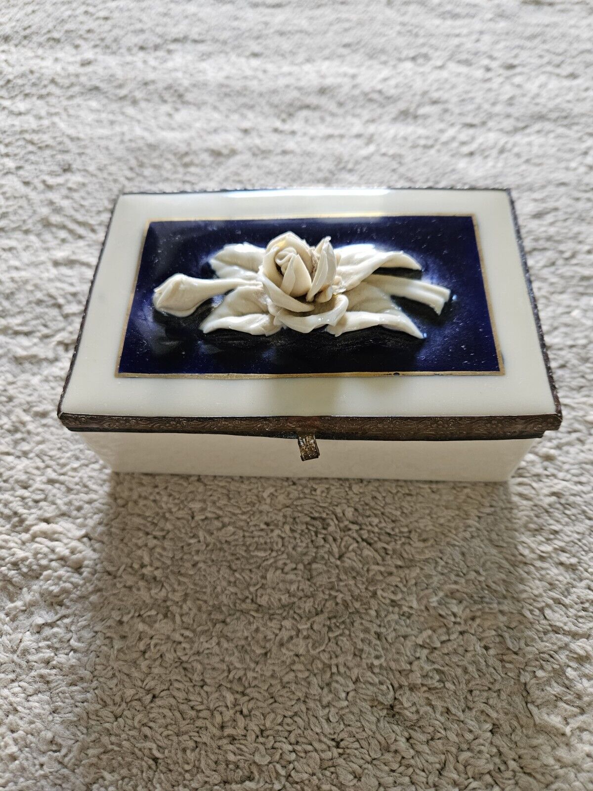 1940 Porcelain Ivory Color Jewelry Box Ferninand Bing Co. Blue Accents Roses Top