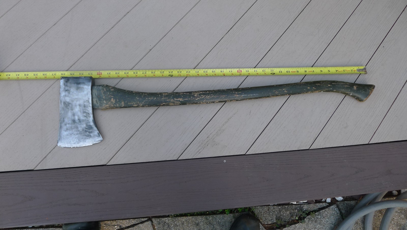 VTG TRUE TEMPER FELLING AXE, 5 LB. 1 OZ, 36". 4LB HEAD VTG TRUE TEMPER FELLING AXE, 5 LB. 1 OZ, 36". 4LB HEAD