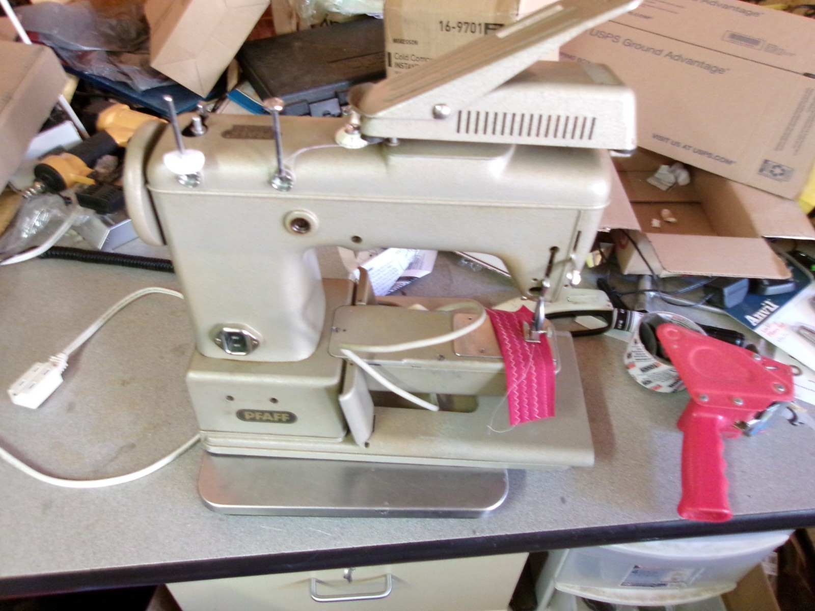 Antique Pfaff Germany 332 Automatic Sewing Machine - NICE   i