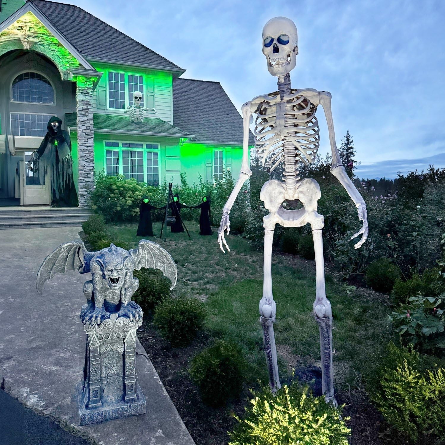 8FT MOTION-ACTIVATED TOWERING SKELETON ANIMATRONIC TALKING INDOOR OUTDOOR