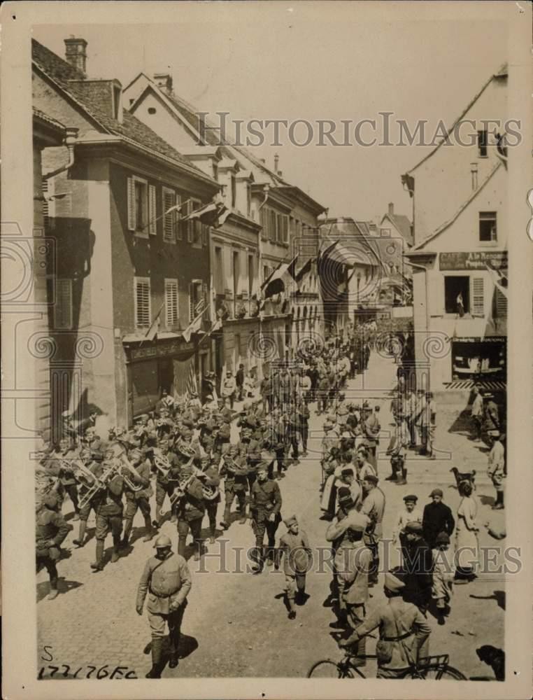 1918 Press Photo American Soldiers Celebrate Memorial Day in France - kfz07369 1918 Press Photo American Soldiers Celebrate Memorial Day in France - kfz07369