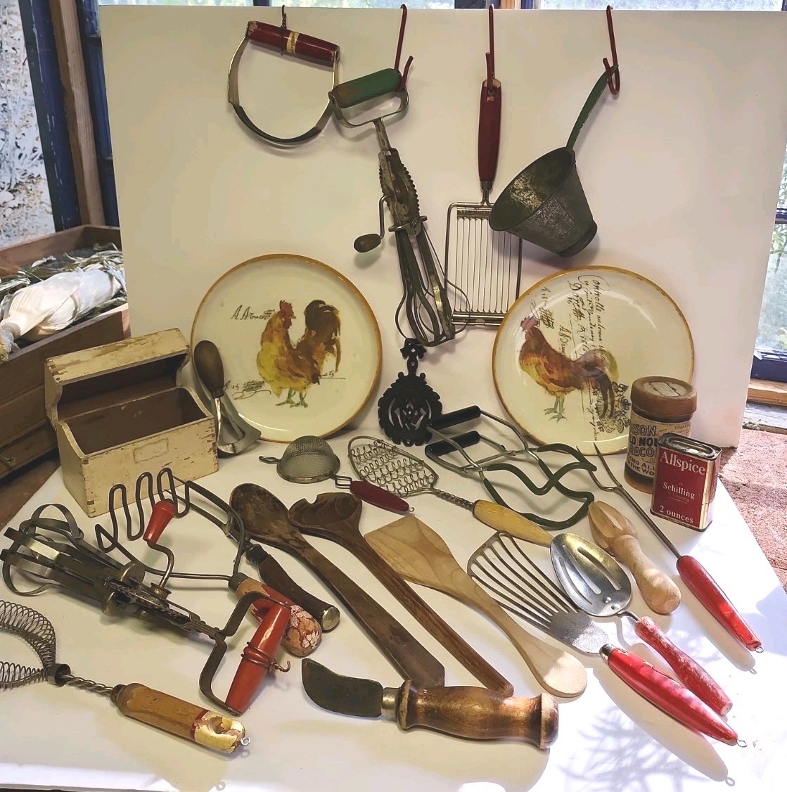 Lg Lot of Vintage Kitchen Utensils Tools Gadgets Farmhouse Primitive Decor- e6 Lg Lot of Vintage Kitchen Utensils Tools Gadgets Farmhouse Primitive Decor- e6