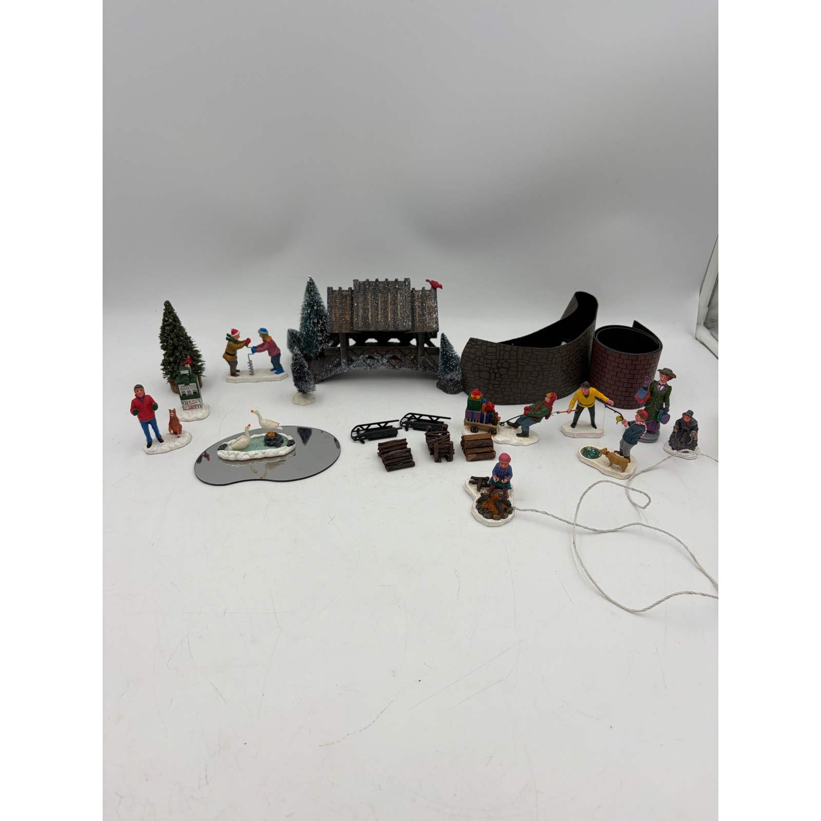 Lemax Christmas Village Misc Accessories Figurines Lot Bridge Light Up Campfire Lemax Christmas Village Misc Accessories Figurines Lot Bridge Light Up Campfire
