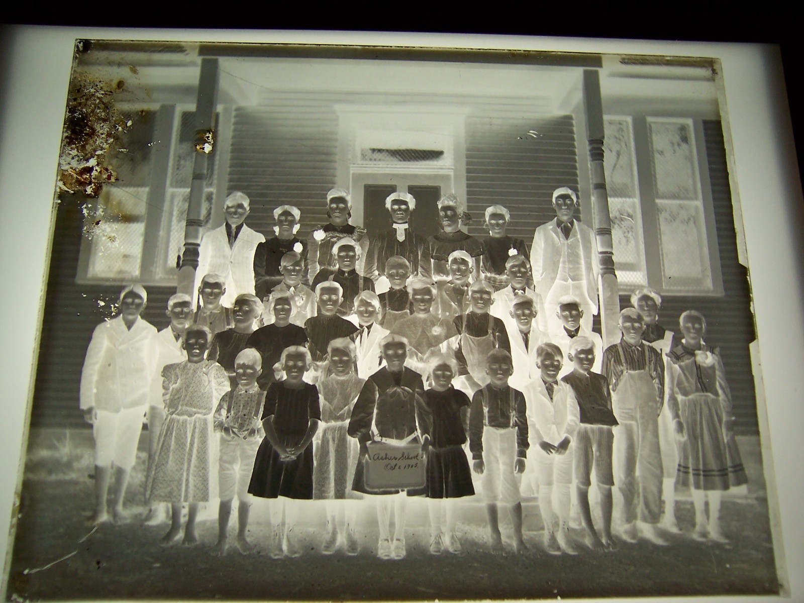ANTIQUE 8" X 10" GLASS PHOTOGRAPH NEGATIVE OF ASHER SCHOOL CLASS OCT. 6,1905