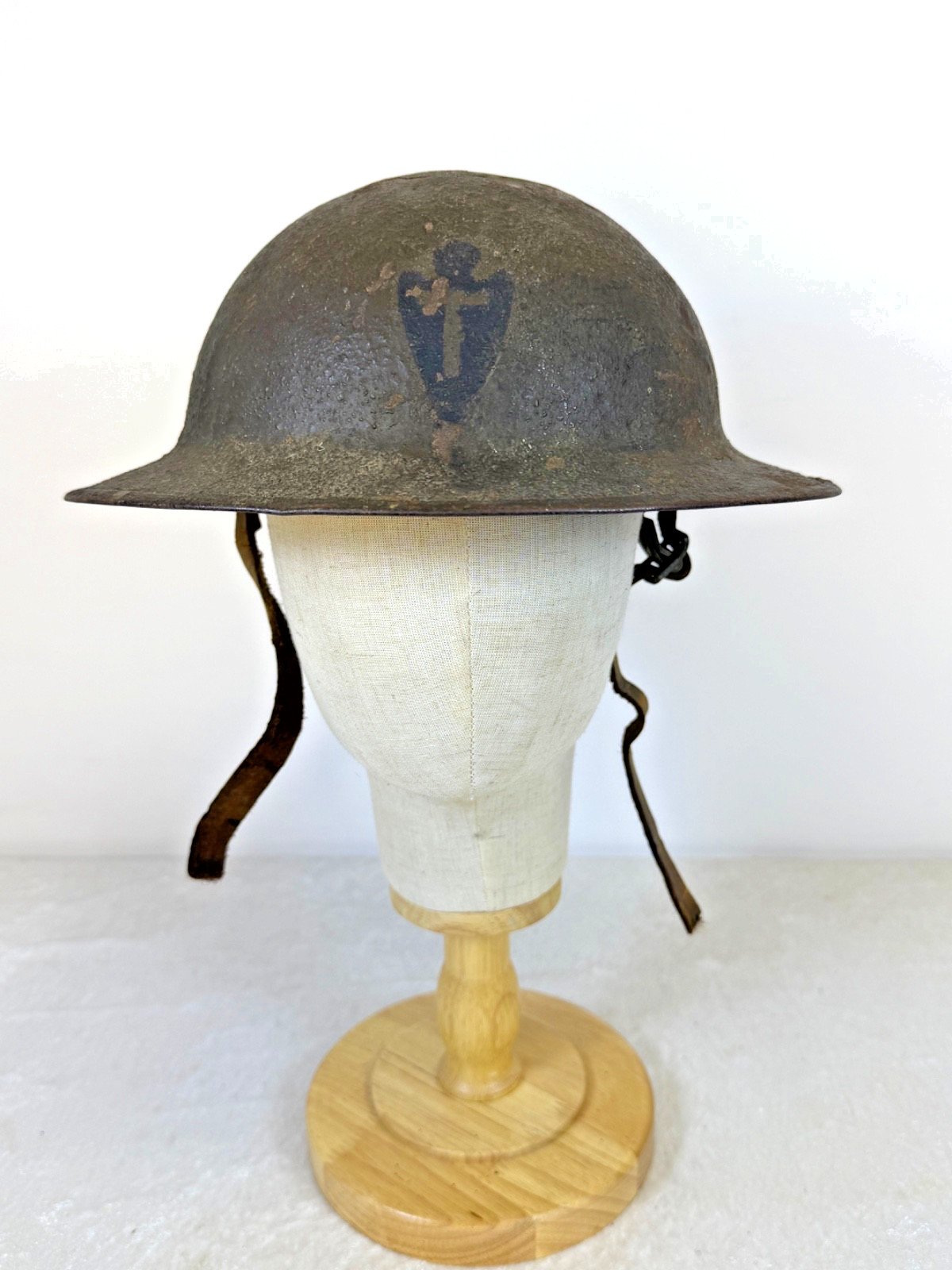 WWI - WW1 US M1917 DOUGHBOY HELMET WITH PAINTED 36TH DIVISION EMBLEM WWI - WW1 US M1917 DOUGHBOY HELMET WITH PAINTED 36TH DIVISION EMBLEM