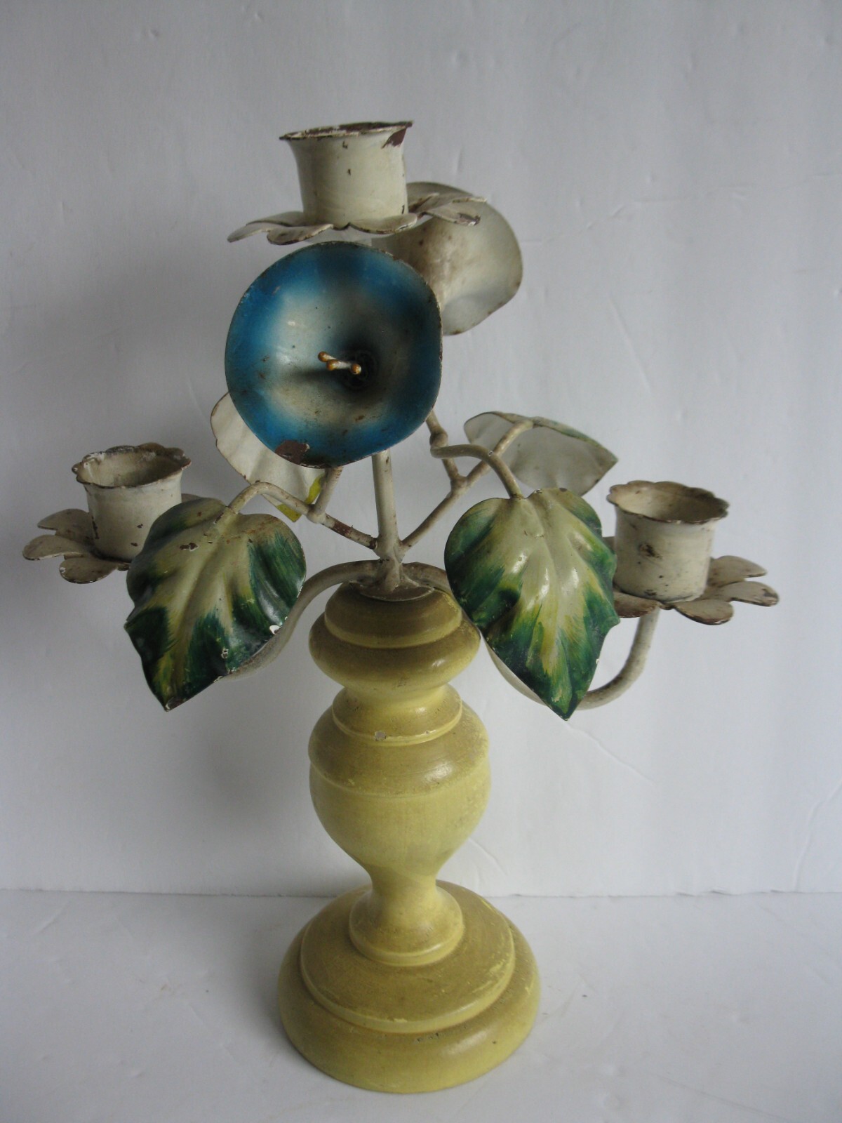 VINTAGE 3 HOLE TOLE WARE FLORAL CANDLE OPERA CANDLESTICK MORNING GLORY FLOWERS VINTAGE 3 HOLE TOLE WARE FLORAL CANDLE OPERA CANDLESTICK MORNING GLORY FLOWERS