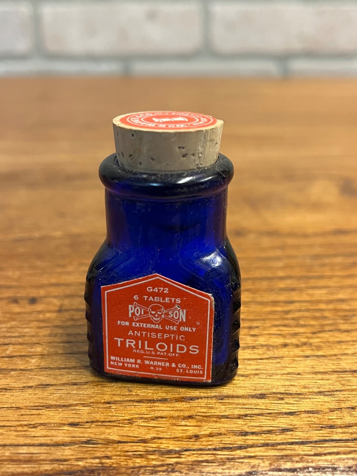 Antique 1920s Poison Cobalt Blue Apothecary Bottle w/ Labels - MINT Antique 1920s Poison Cobalt Blue Apothecary Bottle w/ Labels - MINT