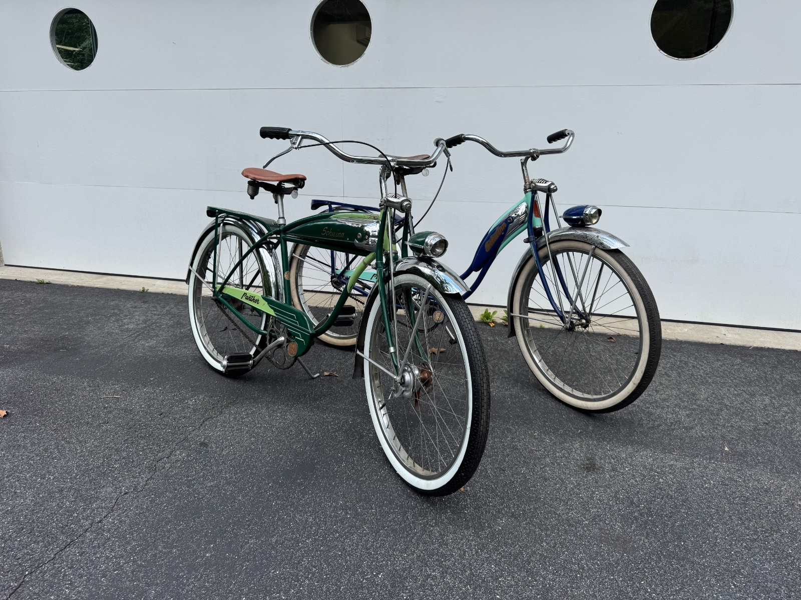 SCHWINN Pair of Men & Ladies Panthers 1950 Deluxe Ballooners Drum Brake Classic SCHWINN Pair of Men & Ladies Panthers 1950 Deluxe Ballooners Drum Brake Classic
